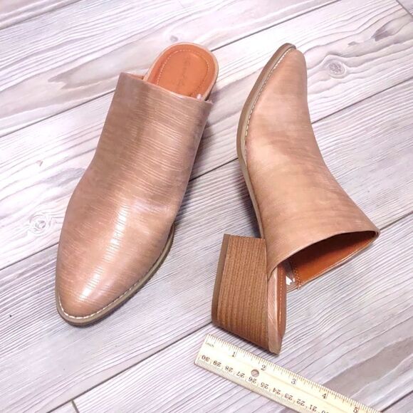 (10-0041) 🔥3/$20🔥  Universal Thread Tan Tara Slip on Sandals Sz 6 - Picture 4 of 10